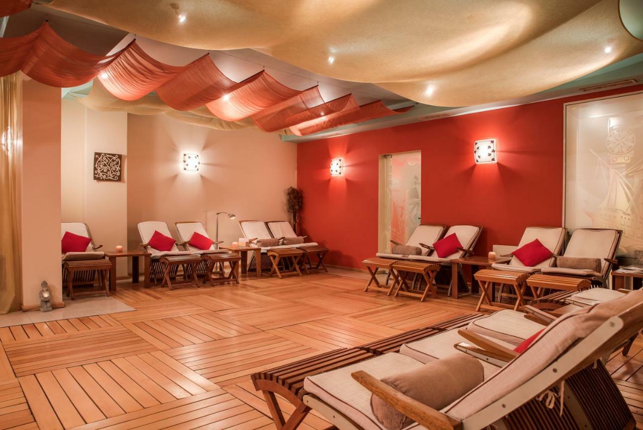 Crystal Palace Boutique Hotel